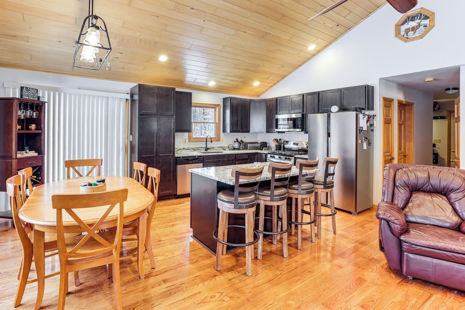 House (3 Bedrooms) | Interior