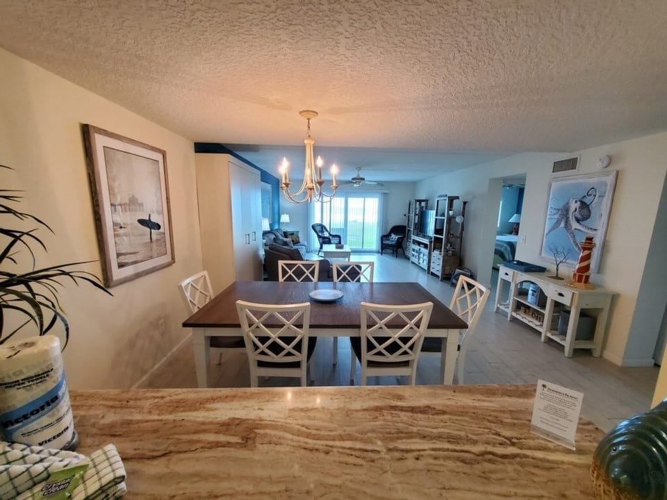 Condo, 2 Bedrooms | Dining