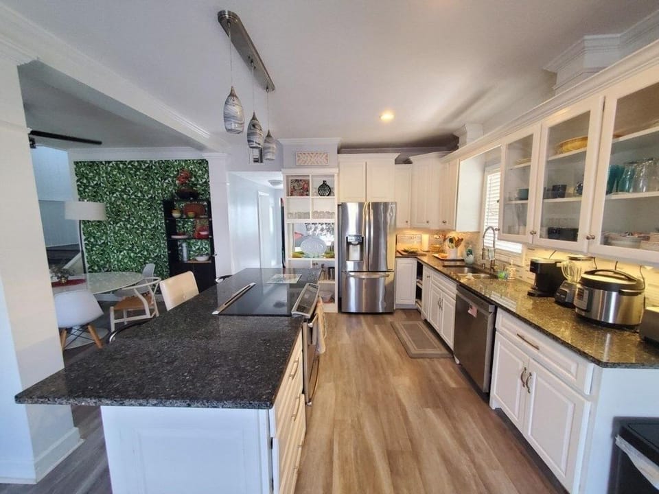 House, 4 Bedrooms | Private kitchen