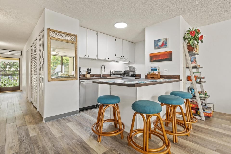 Condo, 1 Bedroom | Private kitchen | Coffee/tea maker, fridge, oven, toaster