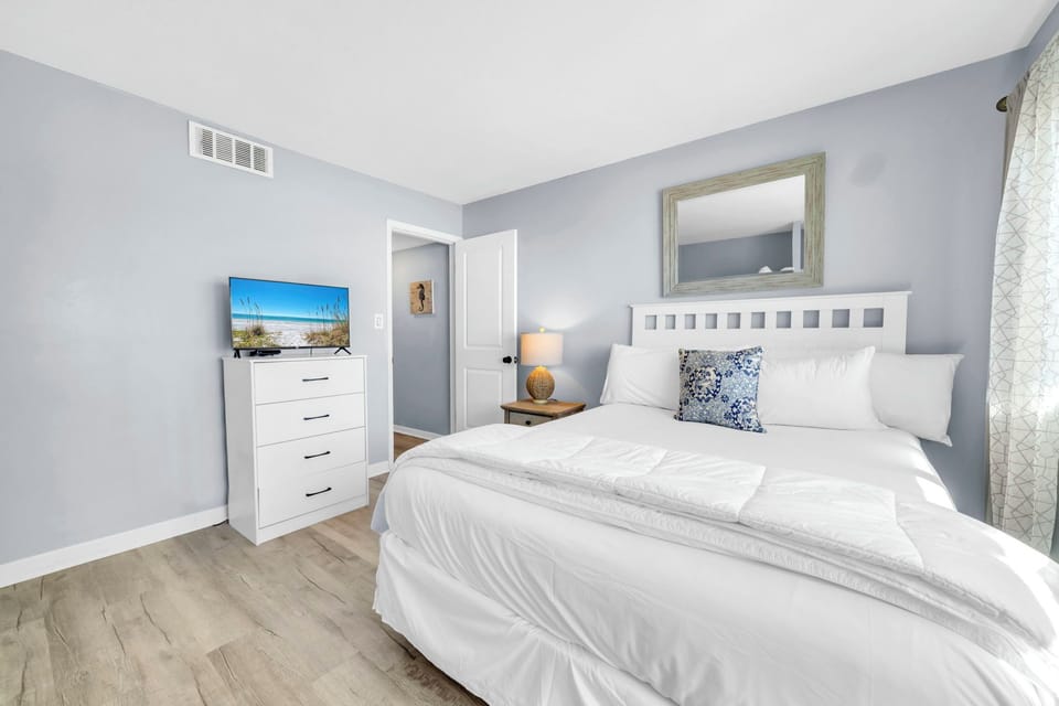 Guest bedroom