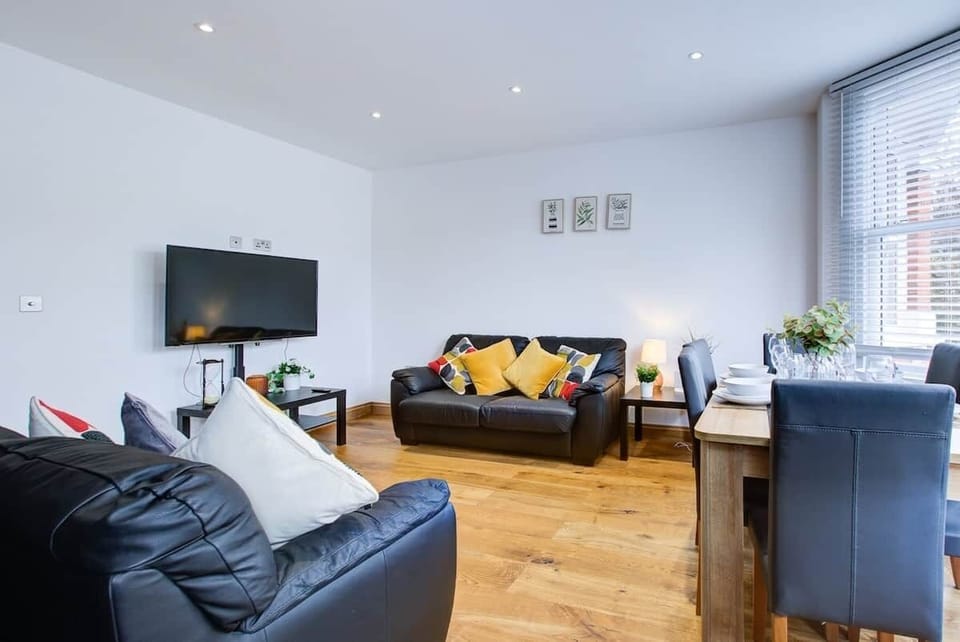 Living Room / Lounge