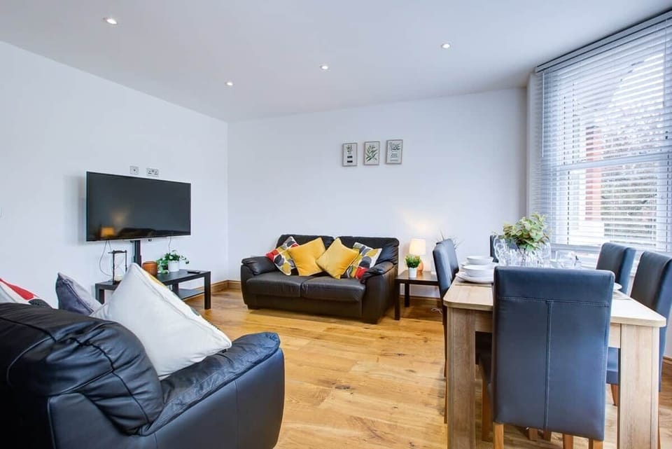 Living Room / Lounge
