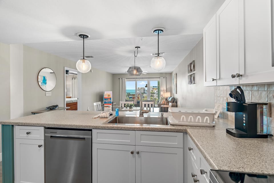 Condo, Multiple Beds (Amalfi Coast 425D) | Private kitchen