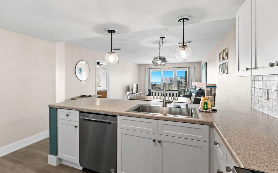 Condo, Multiple Beds (Amalfi Coast 425D) | Private kitchen