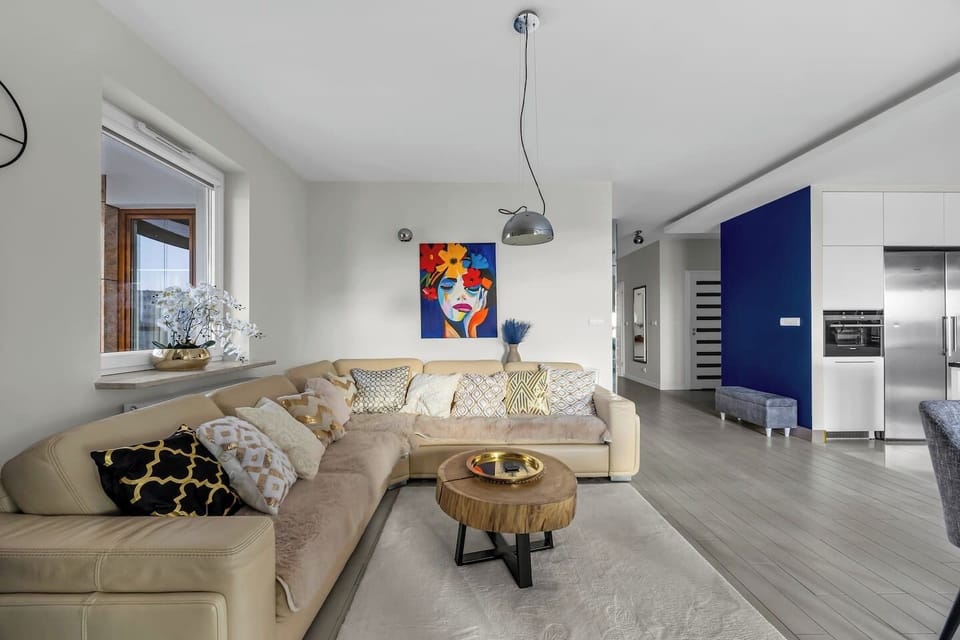 Three-Bedroom, 110m2 Apartment from Prestige Collection | Book Now with RENTUJEMY