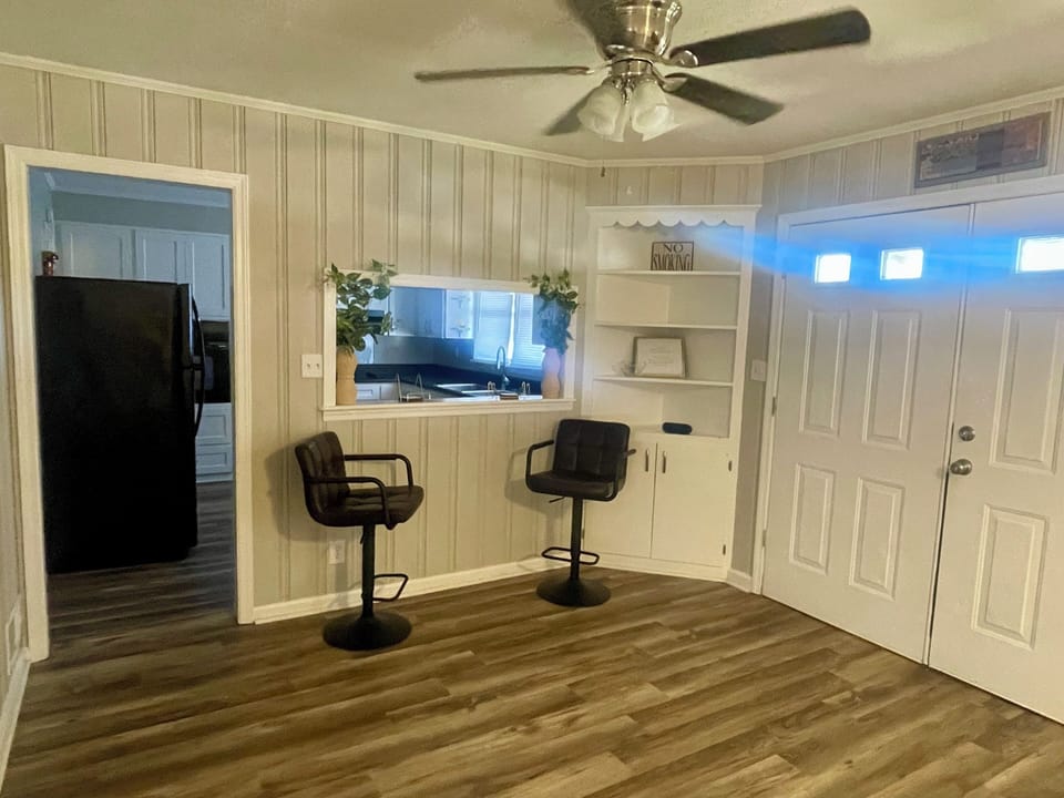 Kitchenette nook area