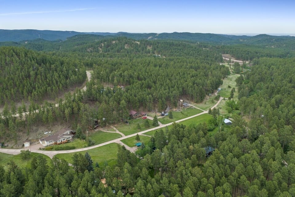 Located near Rapid City, you`ll have easy access to popular destinations such as Mount Rushmore National Memorial, Custer State Park, Crazy Horse Memorial, and the scenic drives of the Black Hills.
