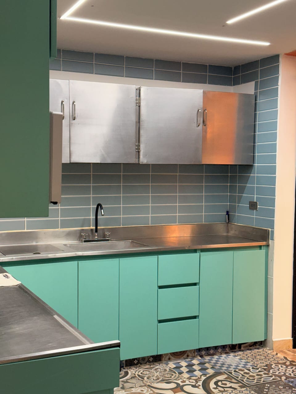 Shared fridge, microwave, oven, stovetop