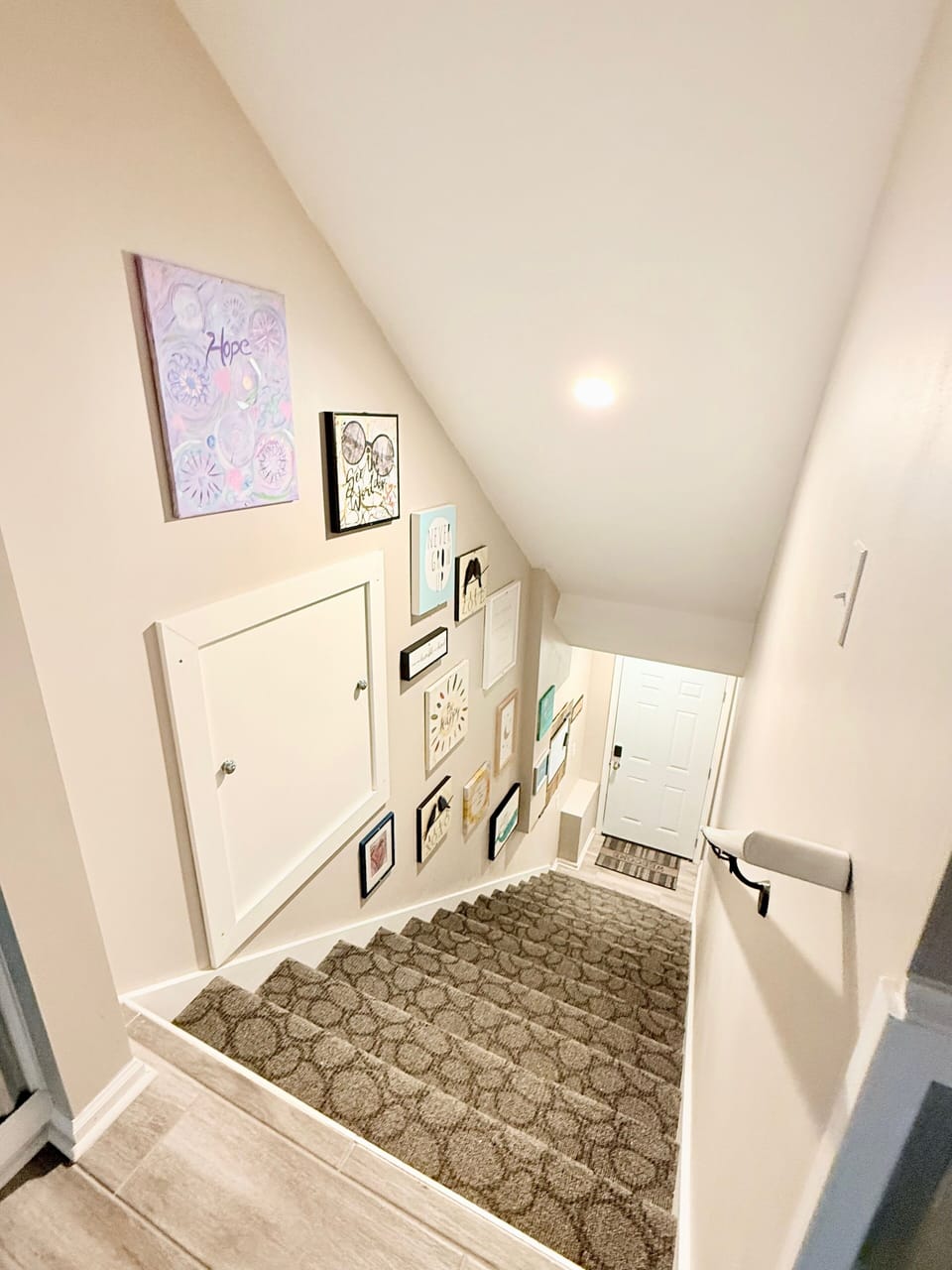 Entry stairway