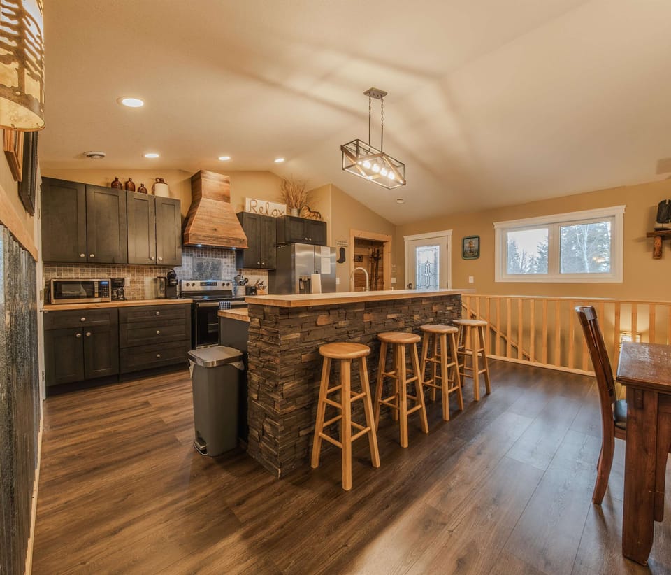 Additional counter seating