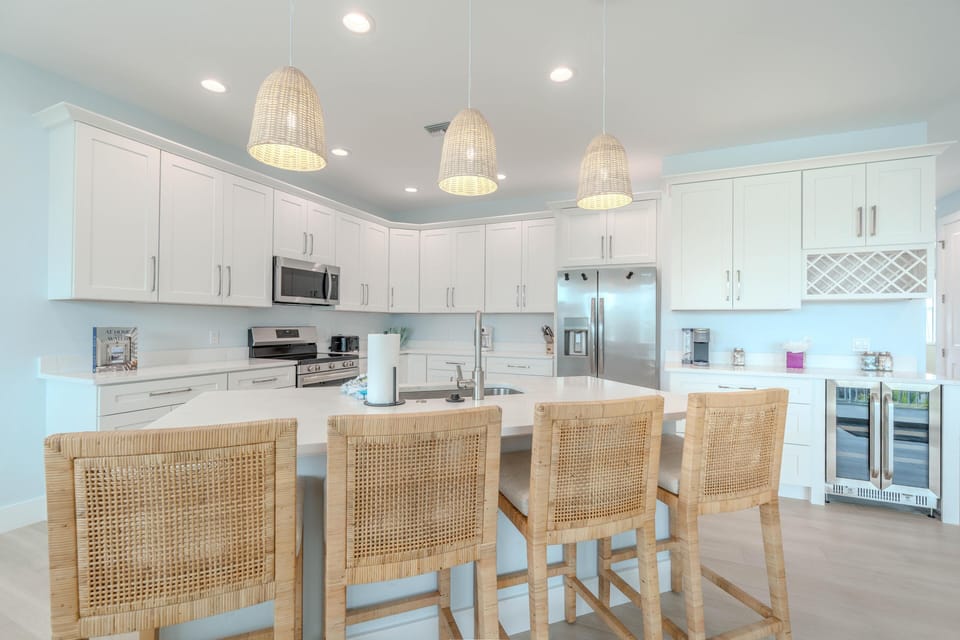 House, Multiple Beds (Beach Nuts) | Private kitchen | Oven, toaster