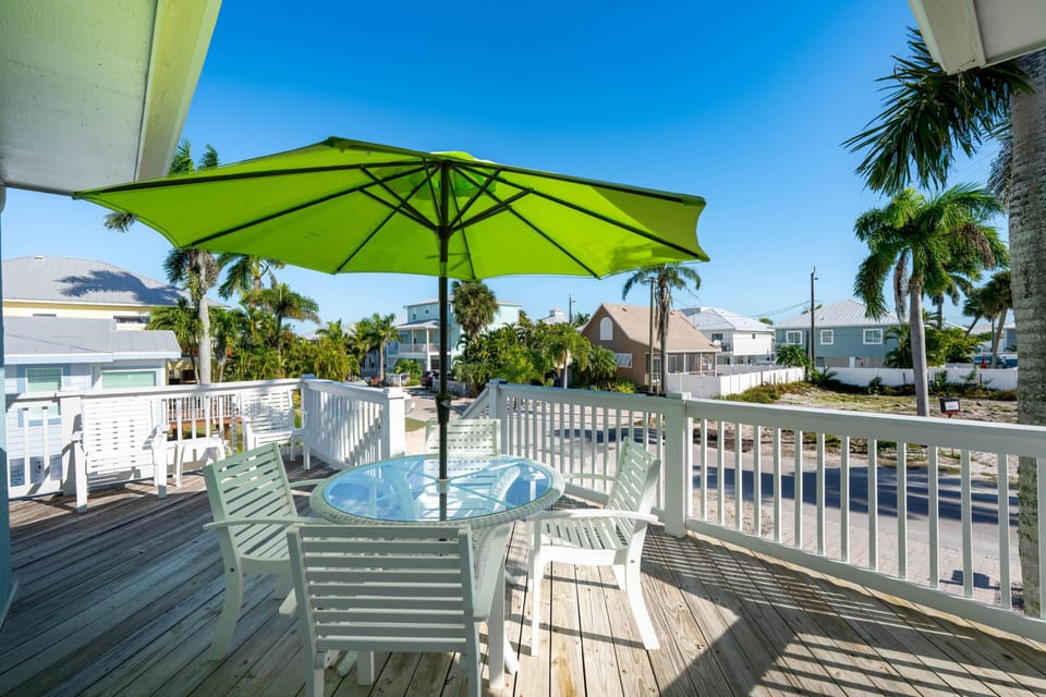 House, Multiple Beds (Blue Pearl Manor Upper) | Outdoor dining