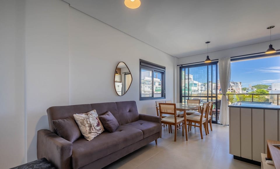 Basic Apartment | Living area | TV