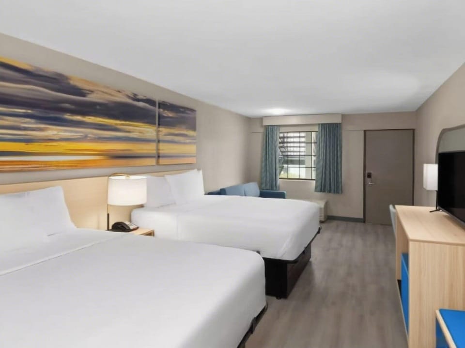 Blackout drapes, free WiFi