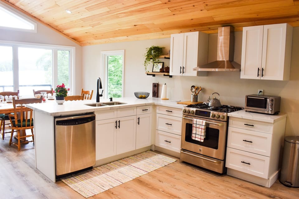 Spacious, bright kitchen with all new appliances