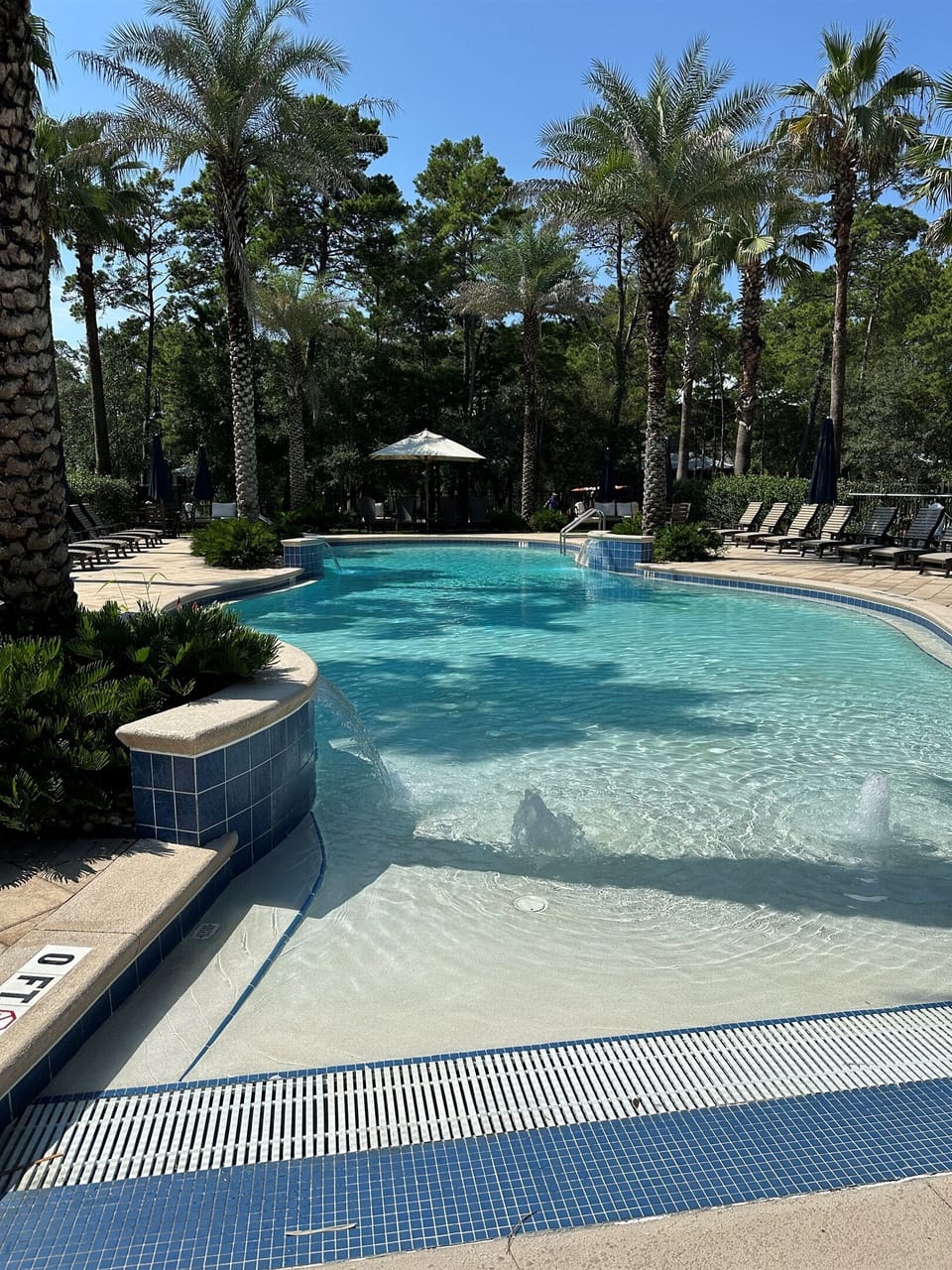 Community pool, shared only with guests & owners of Creek Park at Magnolia. Zero entry with water features, plenty of outdoor seating and seasonally heated.