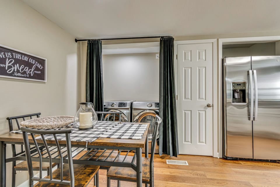 Dining Area | Dishware/Flatware