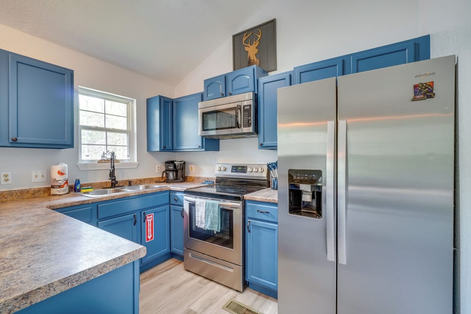 Kitchen | Main Level