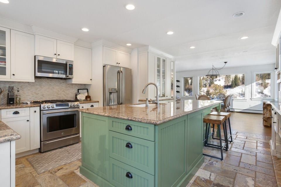 3rd Floor - Kitchen
