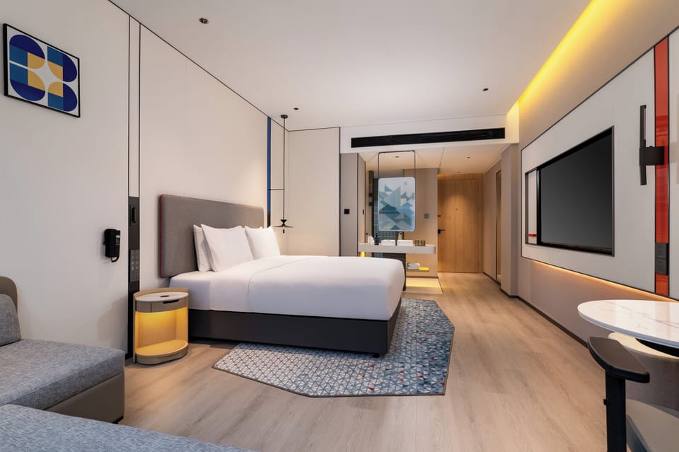 1 King Standard With Single Sofa Bed