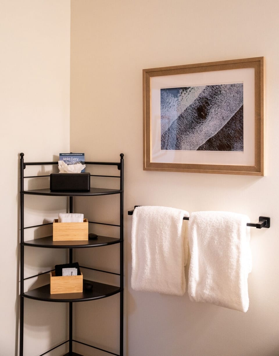 Upstairs bathroom details