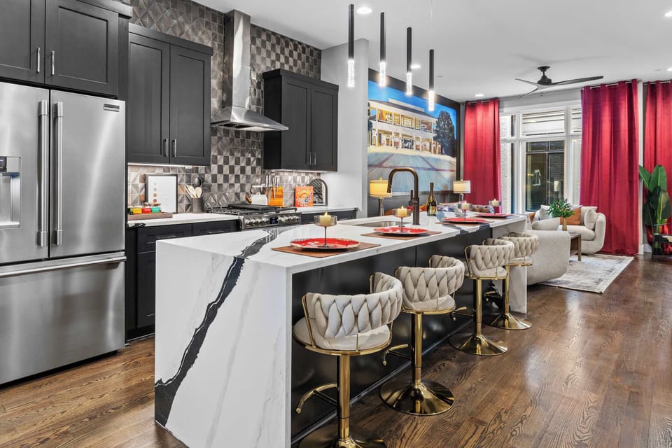 Kitchen 2: Fully Stocked Gourmet Kitchen