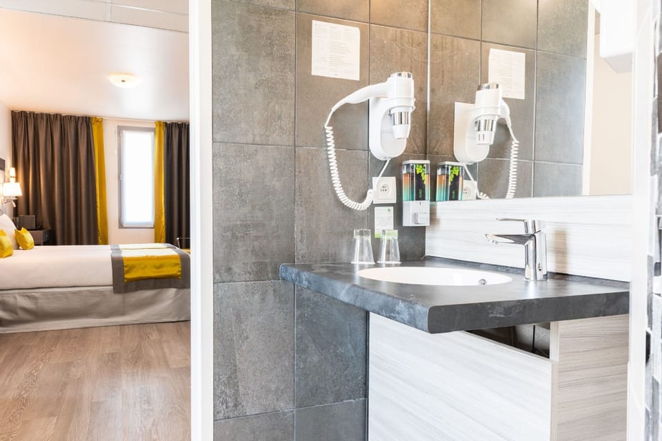 Double or Twin Room | Premium bedding, desk, laptop workspace, soundproofing