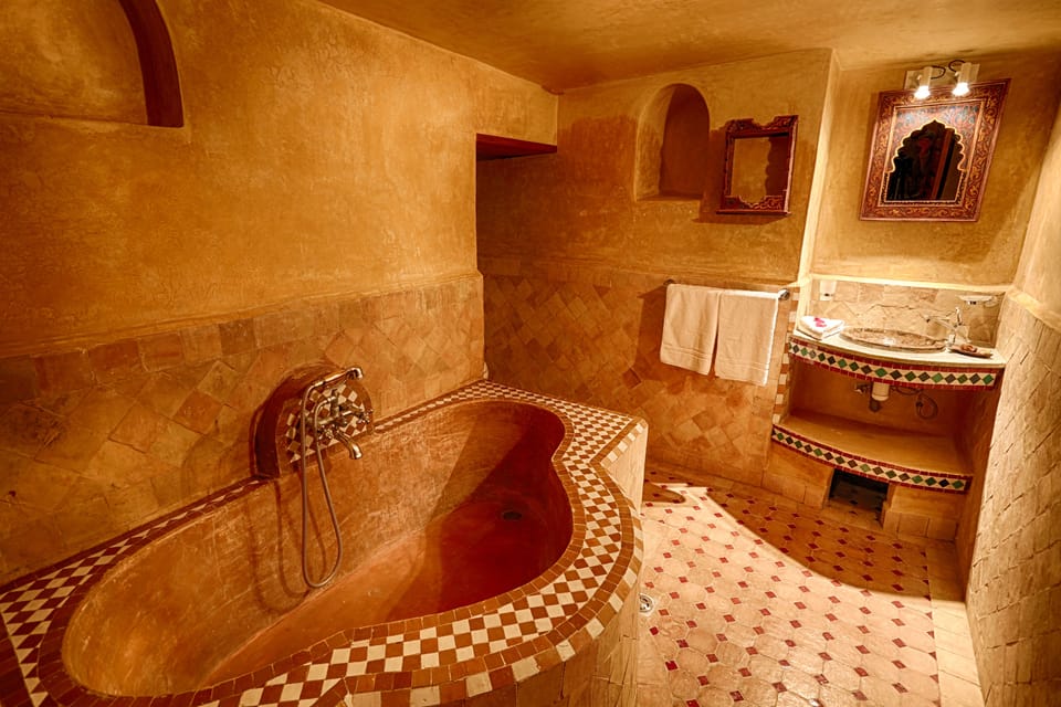 Premium Double Room, Ground Floor (Patio) | Bathroom | Free toiletries, slippers, towels