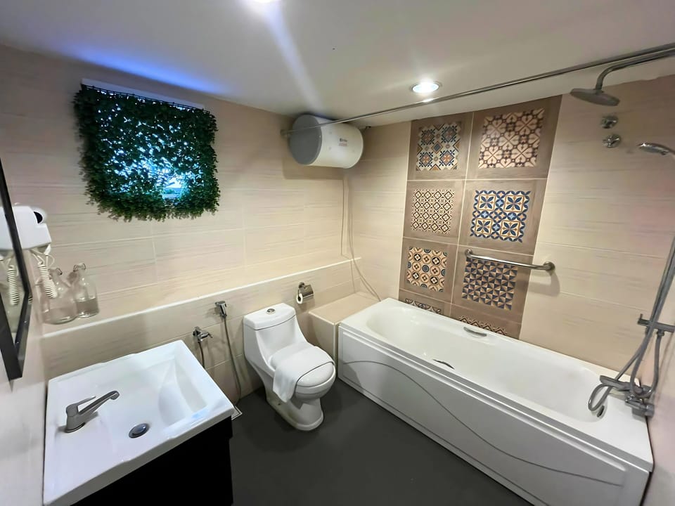 Studio | Desk, iron/ironing board (on request), WiFi (free), bed sheets