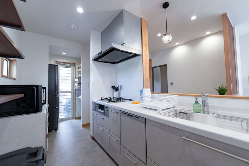 Basic House | Private kitchen | Toaster