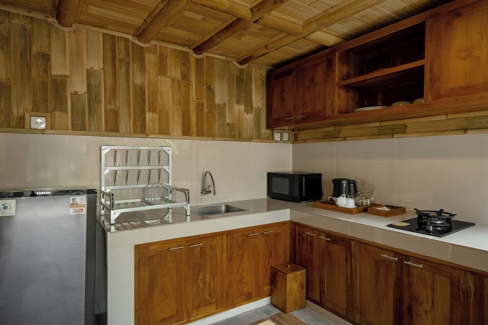 Villa, 1 Bedroom, Pool View | Private kitchen | Electric kettle