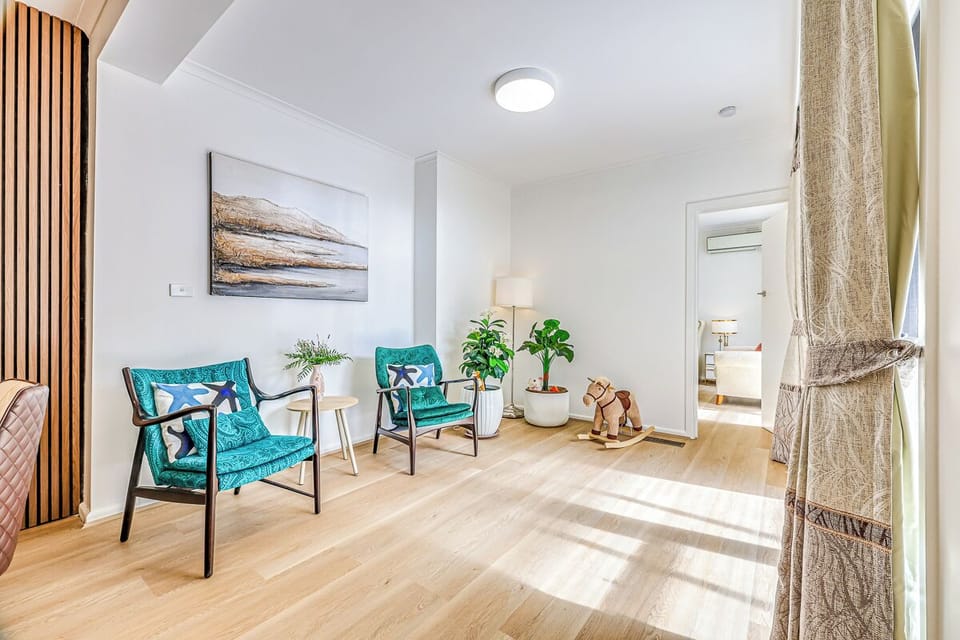 Comfort House, Garden View | Living area