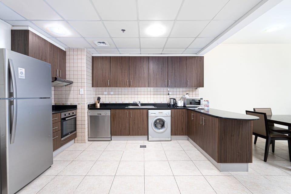 Luxury Apartment, Marina View | Private kitchen