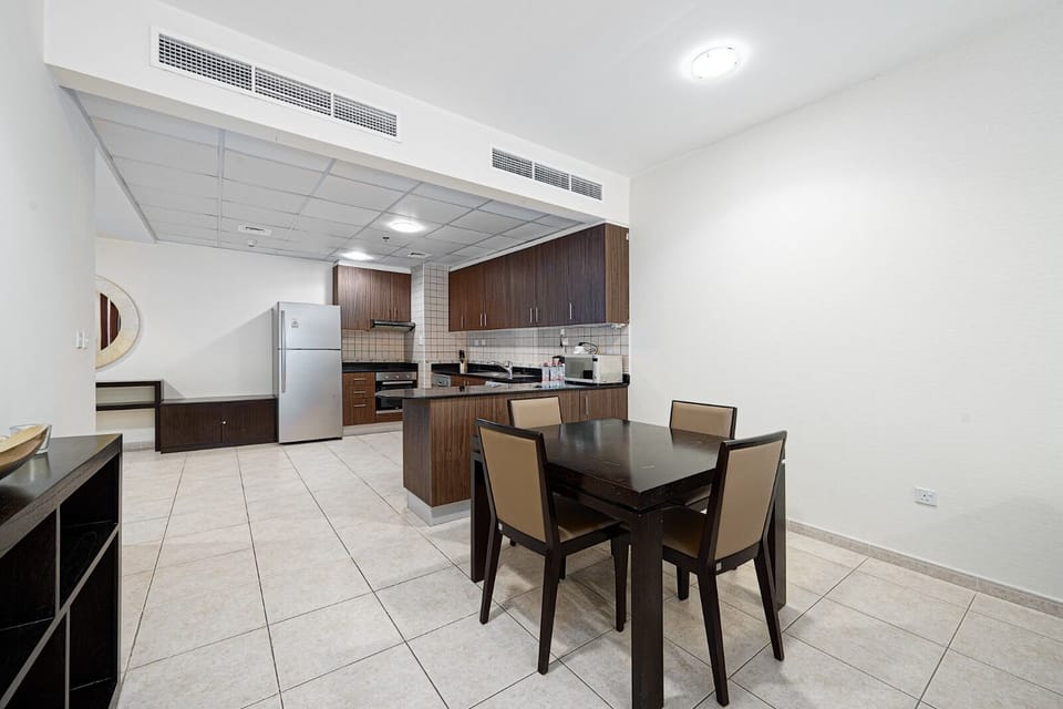 Luxury Apartment, Marina View | Dining
