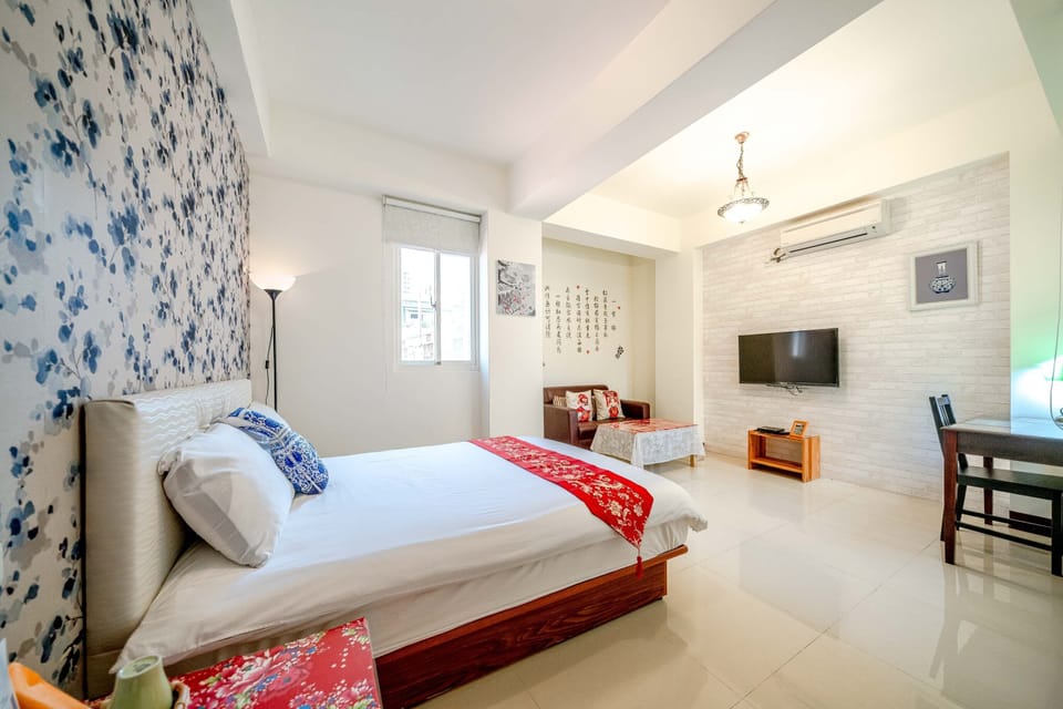 1 bedroom, premium bedding, individually decorated
