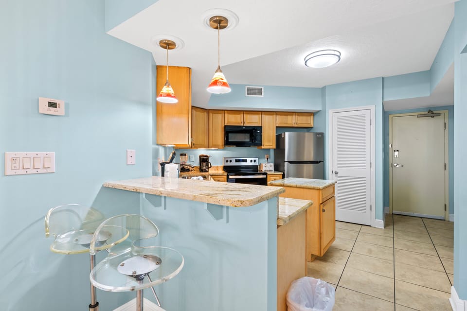 Signature Condo, 3 Bedrooms, Balcony, Beach View | Private kitchen | Fridge, microwave, oven, stovetop