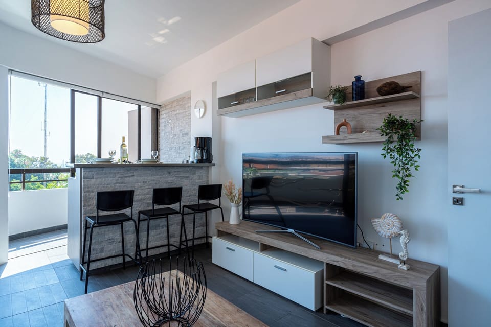 Apartment, 1 Double Bed, Kitchenette, City View | Interior