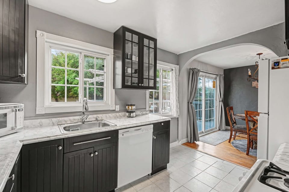 Fully equipped kitchen