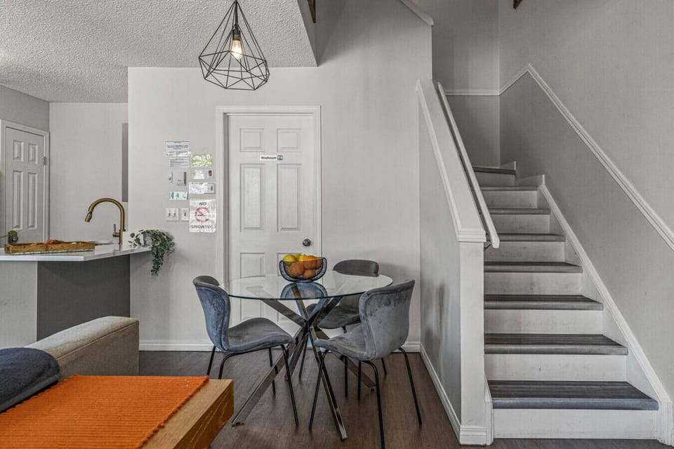 Dining area with 4 seats.