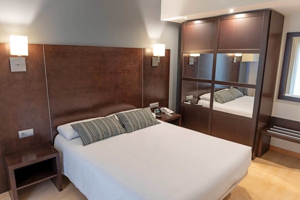 Double Room | Down comforters, in-room safe, desk, soundproofing