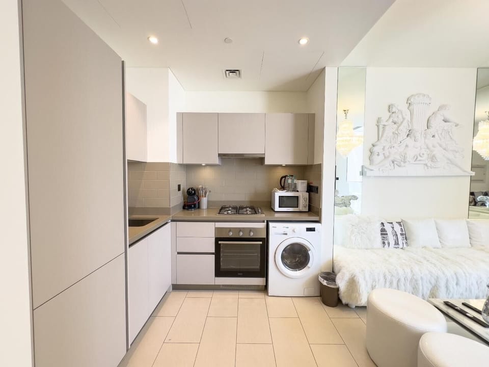 Luxury Apartment, City View | Interior