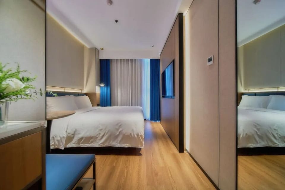 Handpicked Superior Double Bed Room (Mobile Screen Projection + Comfortable Mattress + Window) | Down comforters, desk, laptop workspace, free WiFi