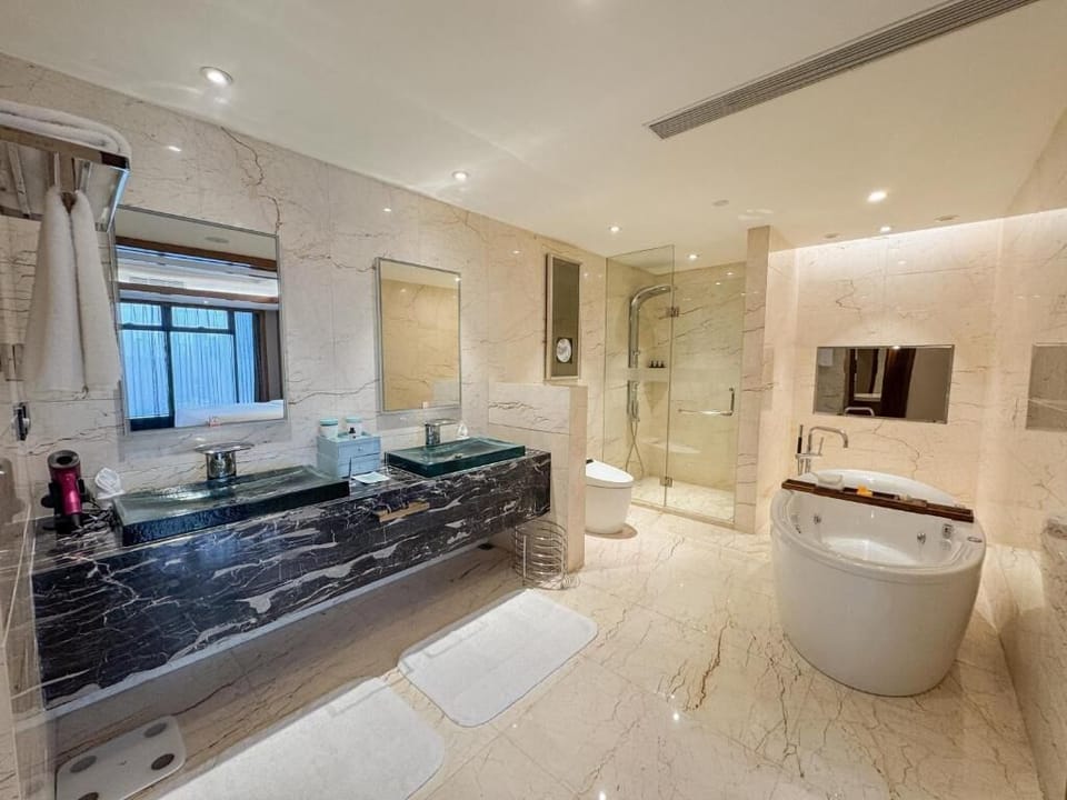 Premier Suite, 3 Bedrooms, Private Bathroom, River View | Bathroom | Free toiletries, hair dryer, bathrobes, slippers