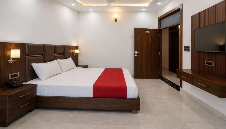 Family Single Room, Balcony, City View | Premium bedding, desk, laptop workspace, free rollaway beds