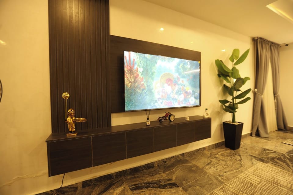 Economy Apartment, Balcony, City View | Interior