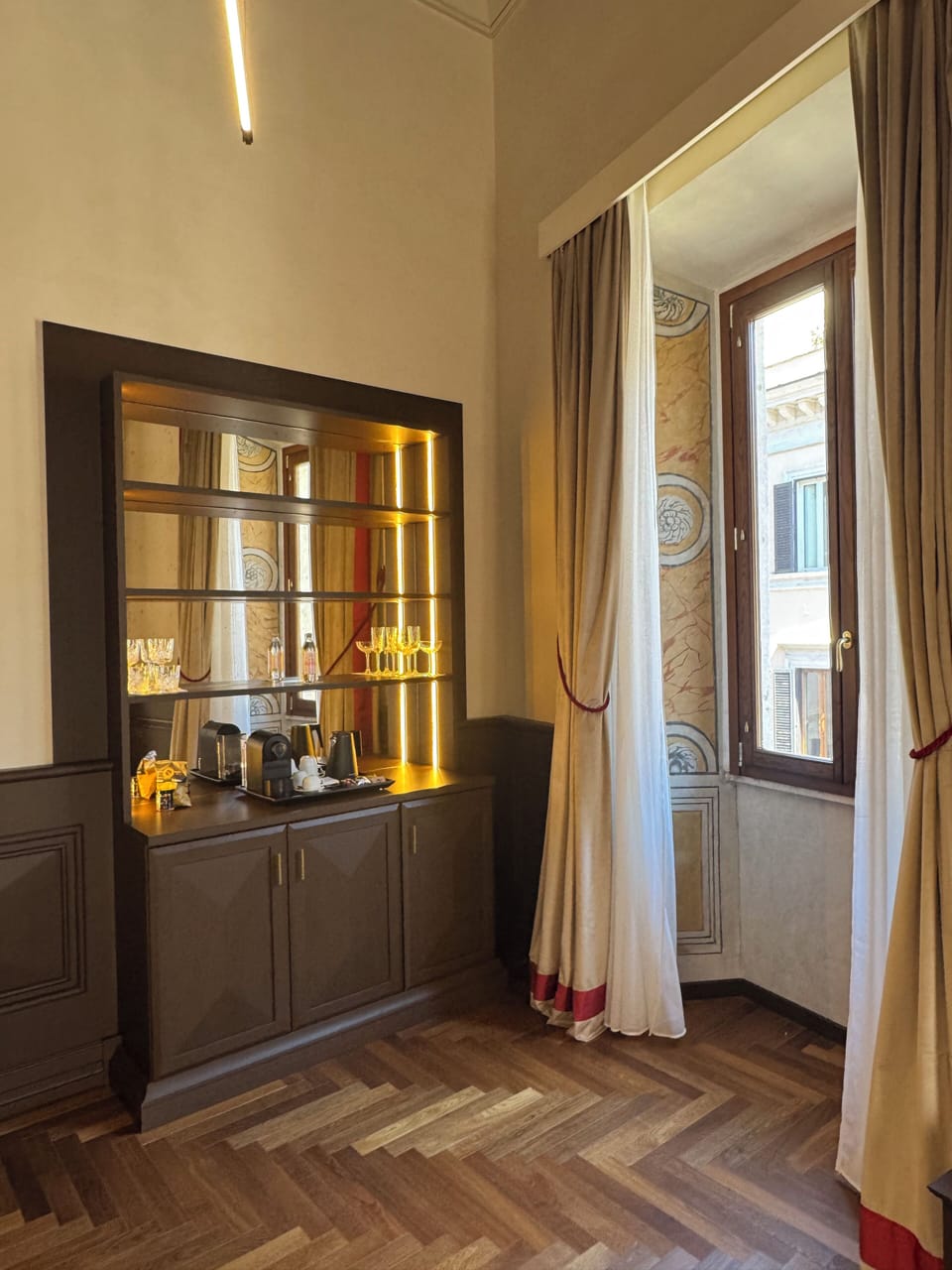 Navona Suite | Minibar, in-room safe, desk, WiFi (free)