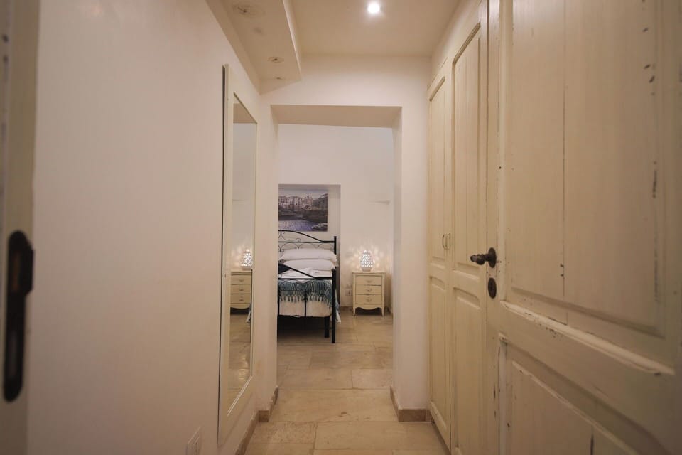 Autumn, Room Detail, Spring, Summer