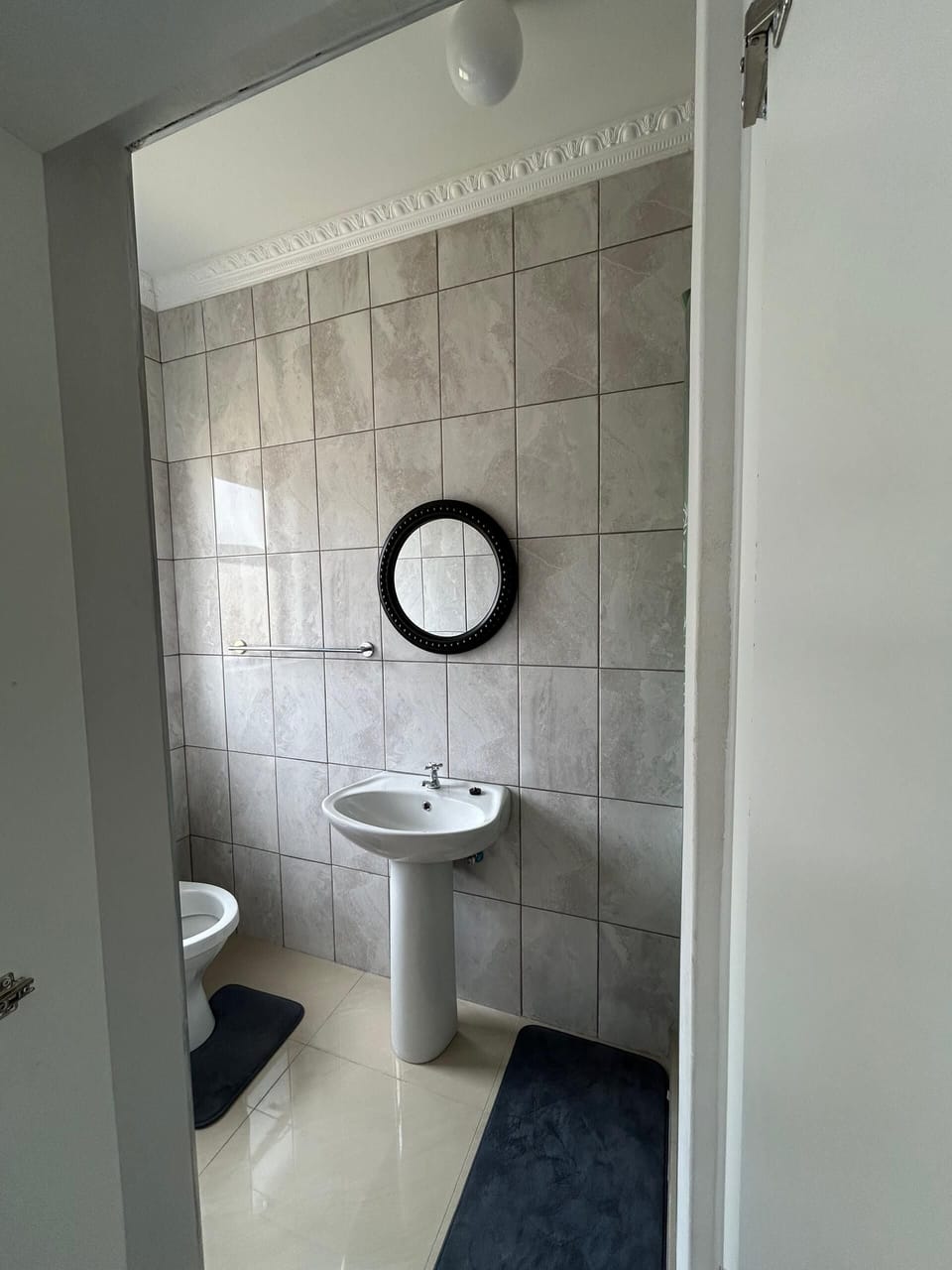 Comfort Double Room, Non Smoking, Housekeeping | Bathroom | Shower, towels, soap, toilet paper