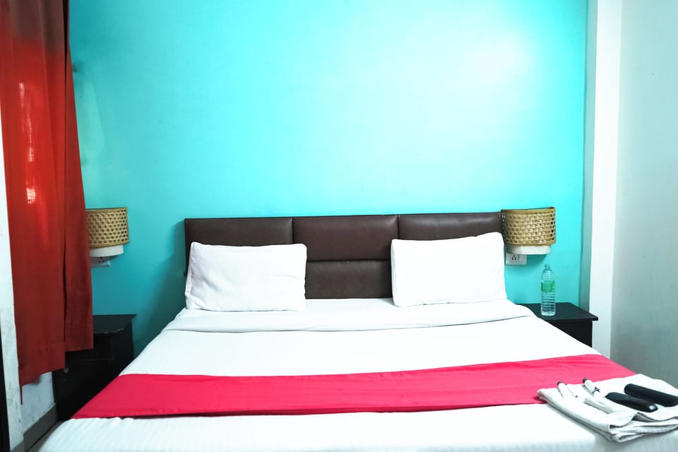 Deluxe Double Room, Balcony | Desk, free WiFi, bed sheets